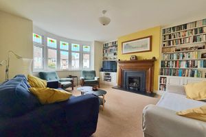 Lounge- click for photo gallery